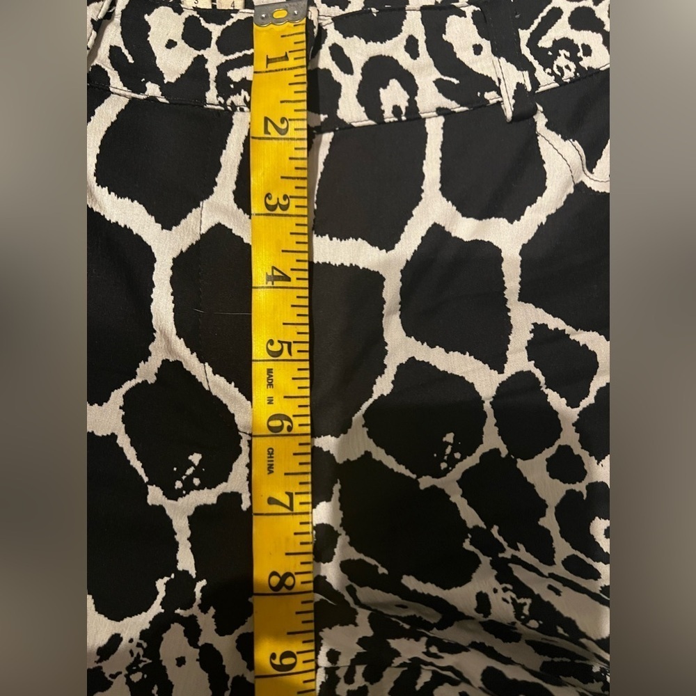 Nicole Miller Women's Black and White Animal print - Picture 4 of 7